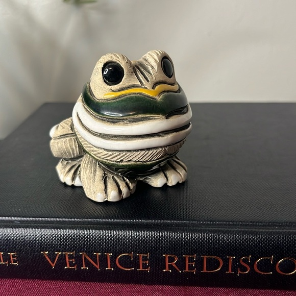 Artesania Rinconada Other - Artesania Rinconada Pottery Frog w/ Yellow Heart on Back Figurine *Signed*